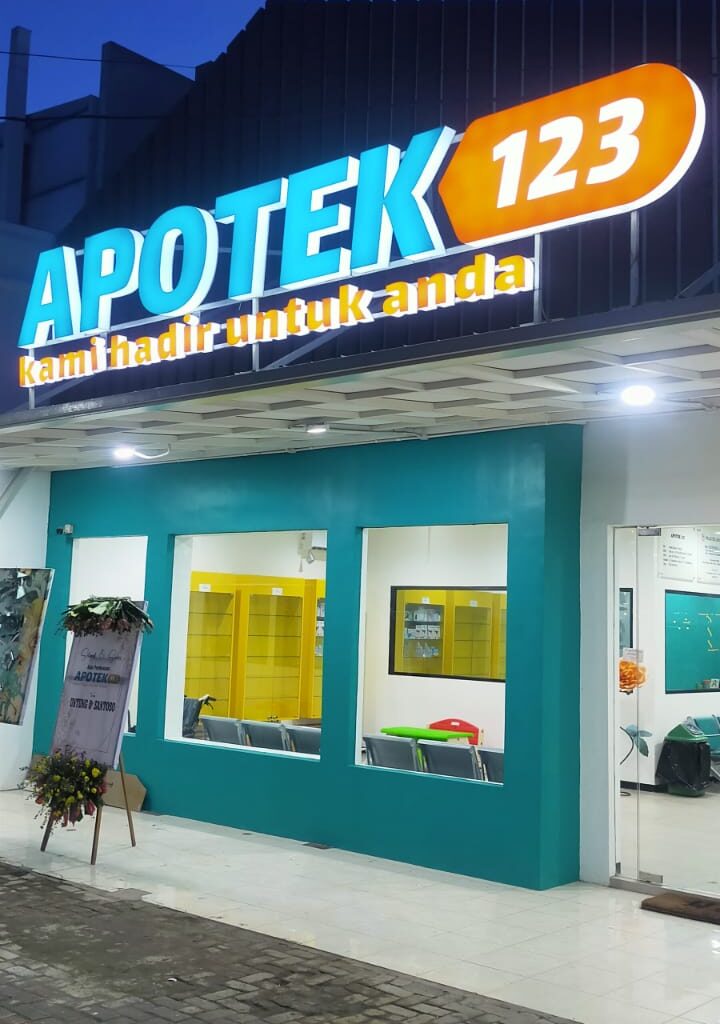 apotek Advertising starbuild.id