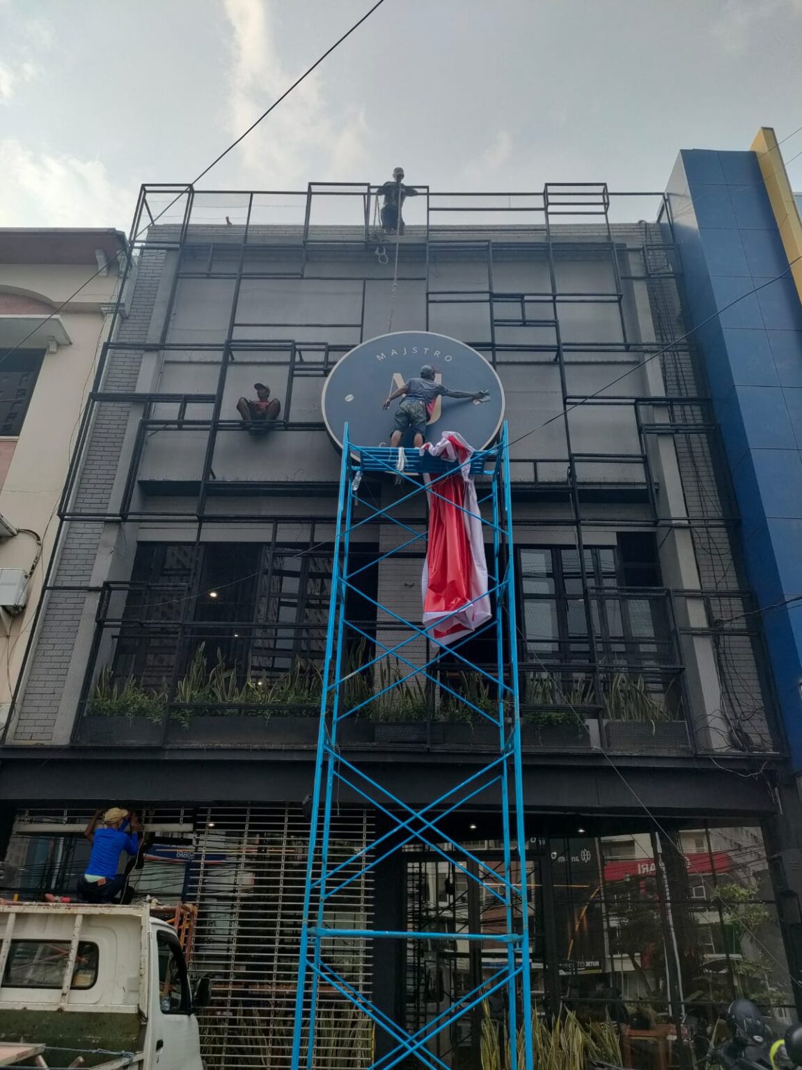 sign Advertising starbuild.id